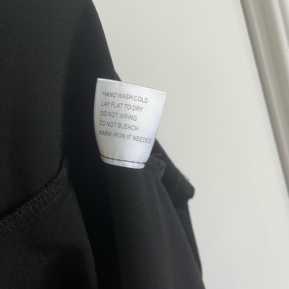 NWT Belldini Black Top with Gold Hoop Accents Medium - Picture 4 of 6